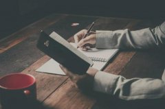 四柱排盘使用的历法是阴历还是阳历？