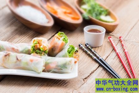 立 春的由来与习俗