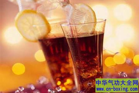 夏天这物喝多了容易患上疾病
