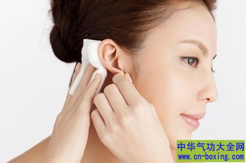 女人手指插入这地方或导致炎症 不要这样做