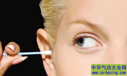 女人手指插入这地方或导致炎症 不要这样做