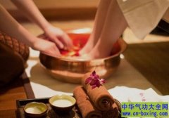 夏天泡脚防冬病 中药足浴的好处有哪些？