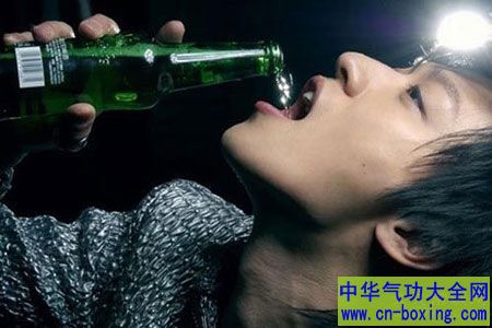 酒后不要做这两件事 醉酒对身体的伤害
