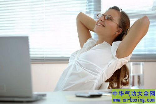 每天伸几个懒腰 竟有你不知道的好处