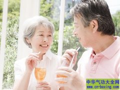 少量多餐就对了！10大老人饮食注意事项