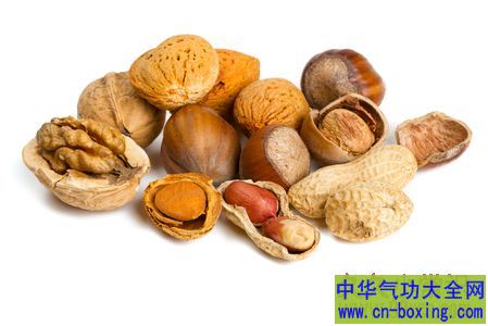 每日食用坚果 可降低早逝风险