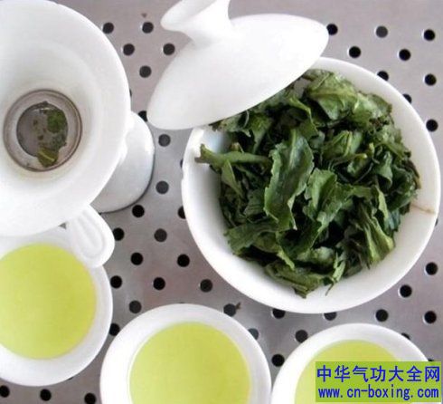 喝茶前进行充分搅拌