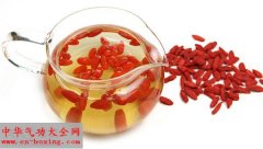 将枸杞泡水当茶饮是长寿秘诀 枸杞子是延缓衰老