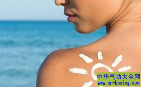 去海边为什么容易被晒黑？如何防晒