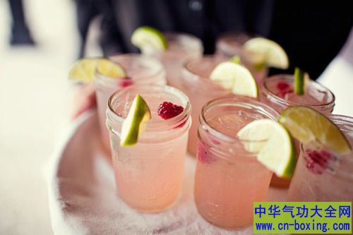 夏日喝冷饮透心凉 但7类人群不适合喝