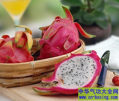 夏 季吃火龙果好处多多 抗衰老防贫血功效强