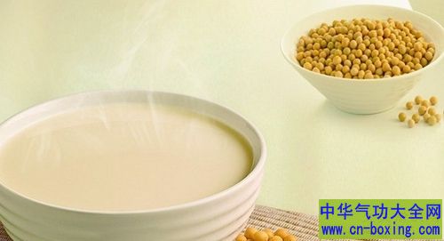 喝豆浆降低胆固醇 5类人不要喝豆浆