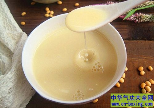 喝豆浆降低胆固醇 5类人不要喝豆浆