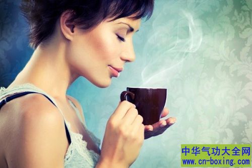 炎炎夏日不怕热 宜改喝热茶去冰品