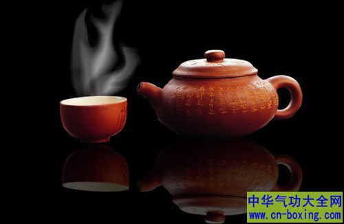炎炎夏日不怕热 宜改喝热茶去冰品