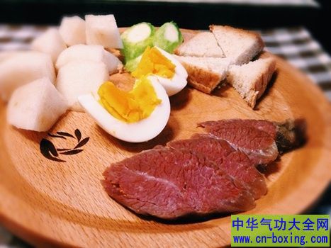 吃足量的肉