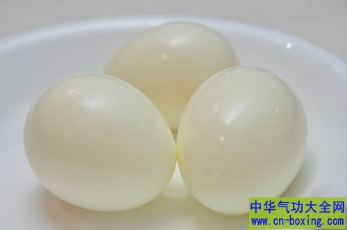 水煮蛋的好处 这物煮熟后揉脸既养生又减龄