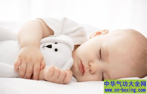 美医学研究:早睡早起令孩子聪慧又健 康