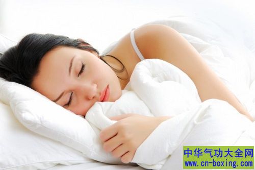 为自身健 康 专家建议每周洗一次床单