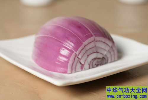 吃洋葱的好处 秋天吃这种菜能把毒素扫干净