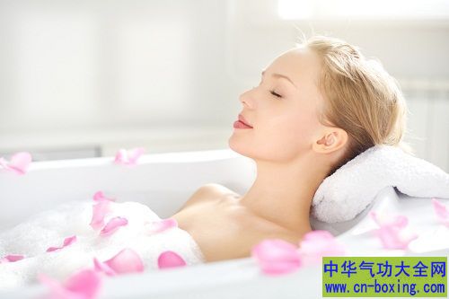 肌肤干燥怎么办 做这事能拥有水润肌肤