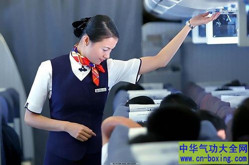 男人为何容易爱上空姐　心理学家有解答