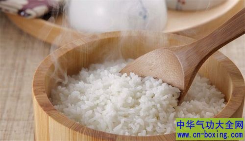 “趁热吃”对人体的危害你知多少