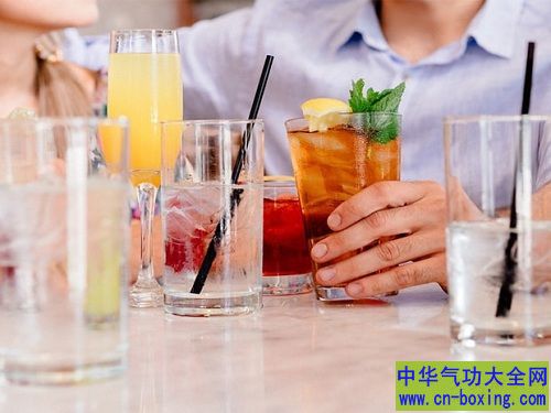 豆浆、稀饭不可配药吃？ 6大饮品隐藏中毒危机