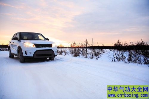 雪天驾驶掌握这些技巧 就不用再担心了！