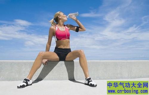 不要蹲坐休息