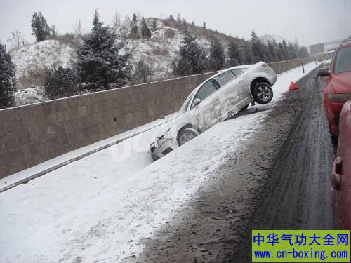 大风雪？五个雪中驾车的保命方法