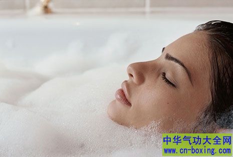 冬 季洗澡需注意 洗澡水温不当可致死