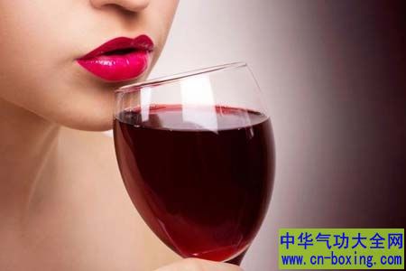大部分人患肝癌竟是喝错了它 这样喝才不伤身