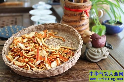 怎么去除牙渍？美白牙齿推荐橘皮去牙渍法