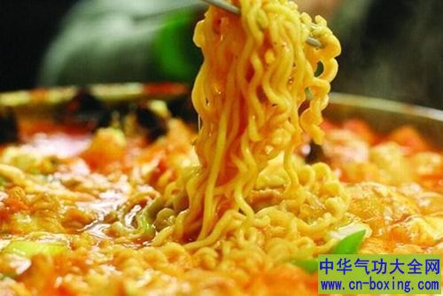 常吃快餐肝老的快 每天喝杯酸奶可护肝