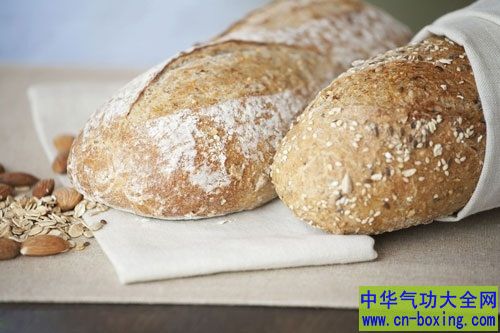 白纸包裹食物