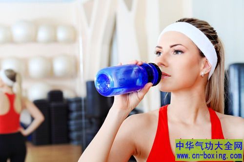 上班族每天也要喝8杯水吗? 真的要这样吗?