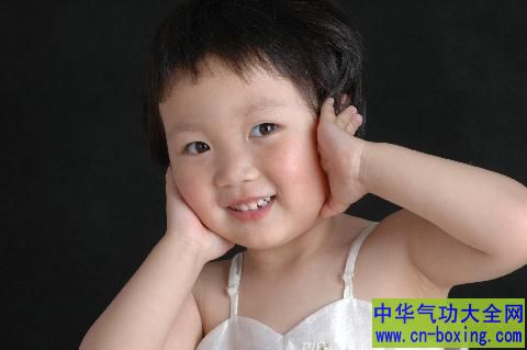 不明异物进入耳朵 紧急居家处理3妙招