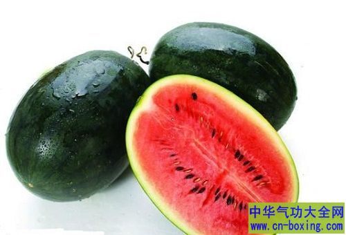 西瓜不能和什么一起吃 吃西瓜的注意事项有哪些