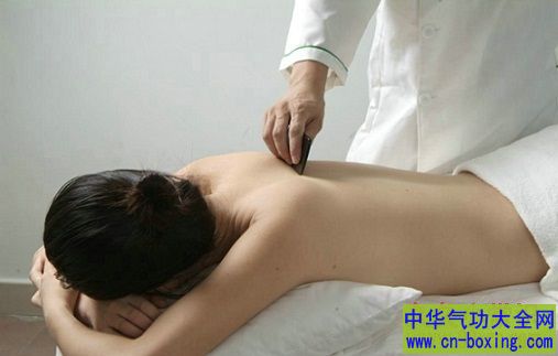 夏季多刮痧可防中暑 六类人不能刮痧