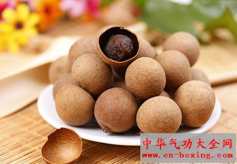 冬至喝桂圆红豆汤可缓解手脚冰冷