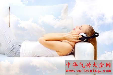 听舒缓音乐，调整心率