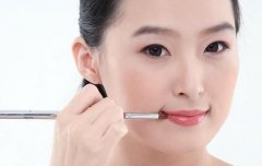 拜金女人的面相有什么特征？
