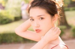 女人脖子右边长痣面相代表什么？脖子长痣好不