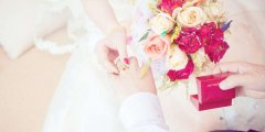女人小指有痣代表什么含义？