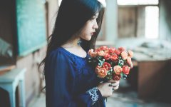 女人嘴唇边面相痣图解