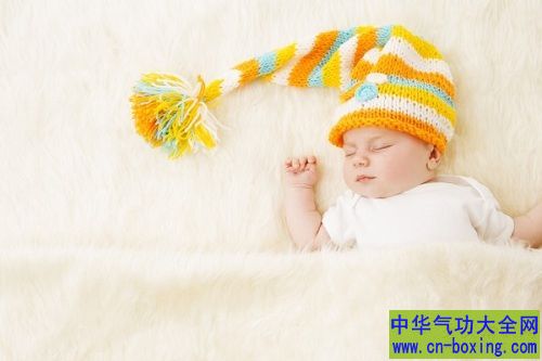 婴儿睡姿不对可致命 大多父母不自知