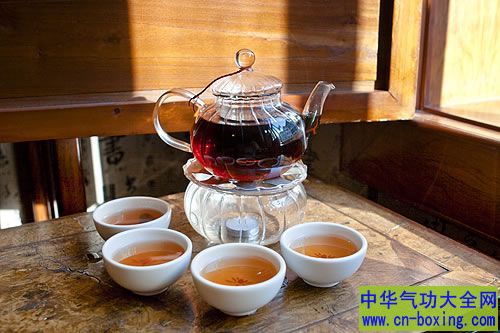 保温杯“四不装” 容易变质更伤身