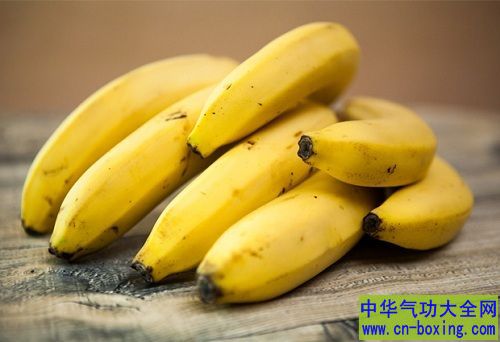 改善便秘、健肠胃!香蕉什么时候吃最好?