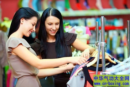 女人一换季就没衣服穿? 教你如何买百搭不过季的衣服